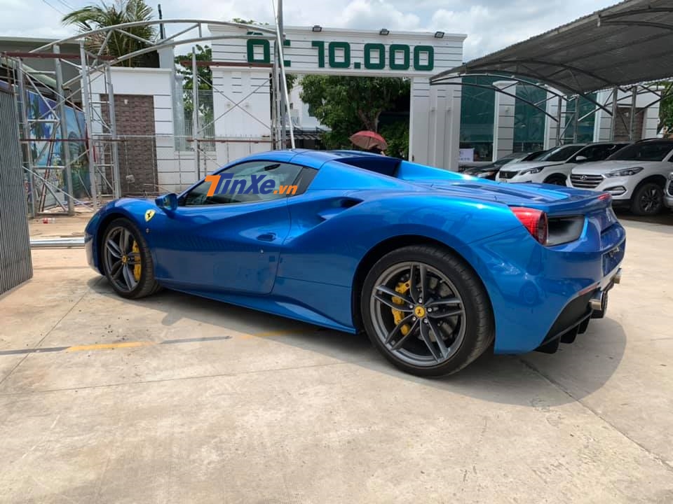 Siêu xe Ferrari 488 Spider mới định cư ở Bình Phước từng có thời gian dài sinh sống ở Nha Trang Siêu xe Ferrari 488 Spider mới định cư ở Bình Phước từng có thời gian dài sinh sống ở Nha Trang
