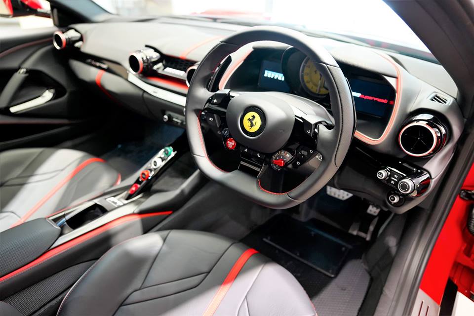 Nội thất siêu xe Ferrari 812 Superfast Tailor Made của một đại gia Hồng Kông Nội thất siêu xe Ferrari 812 Superfast Tailor Made của một đại gia Hồng Kông