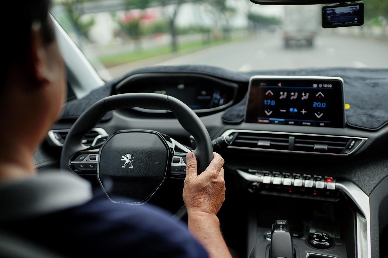 Peugeot 3008 và 5008 được đánh giá cao về thiết kế và trang bị so với các đối thủ Peugeot 3008 và 5008 được đánh giá cao về thiết kế và trang bị so với các đối thủ