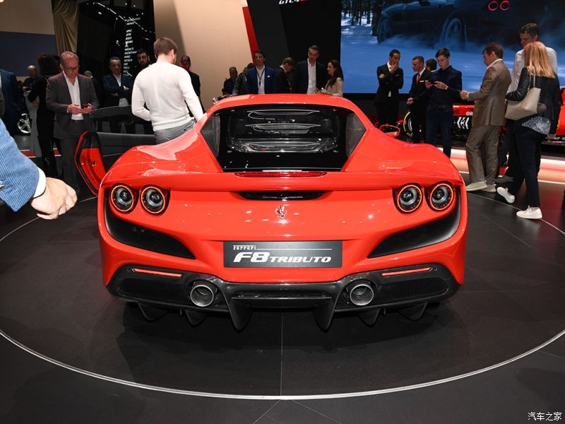 Cận cảnh thiết kế đằng sau của Ferrari F8 Tributo Cận cảnh thiết kế đằng sau của Ferrari F8 Tributo