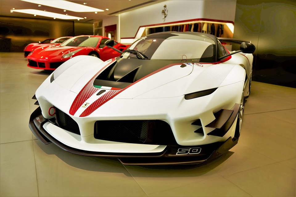 Ferrari FXX-K Evo xuất hiện bên trong đại lý Ferrari Hong Kong theo diện cho mượn Ferrari FXX-K Evo xuất hiện bên trong đại lý Ferrari Hong Kong theo diện cho mượn