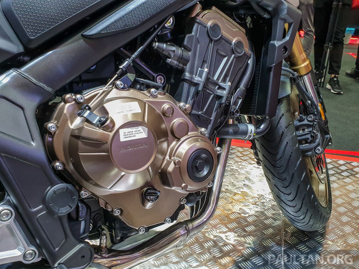 Cả Honda CB650R và CBR650R đều dùng chung động cơ 4 xylanh, dung tích 649cc