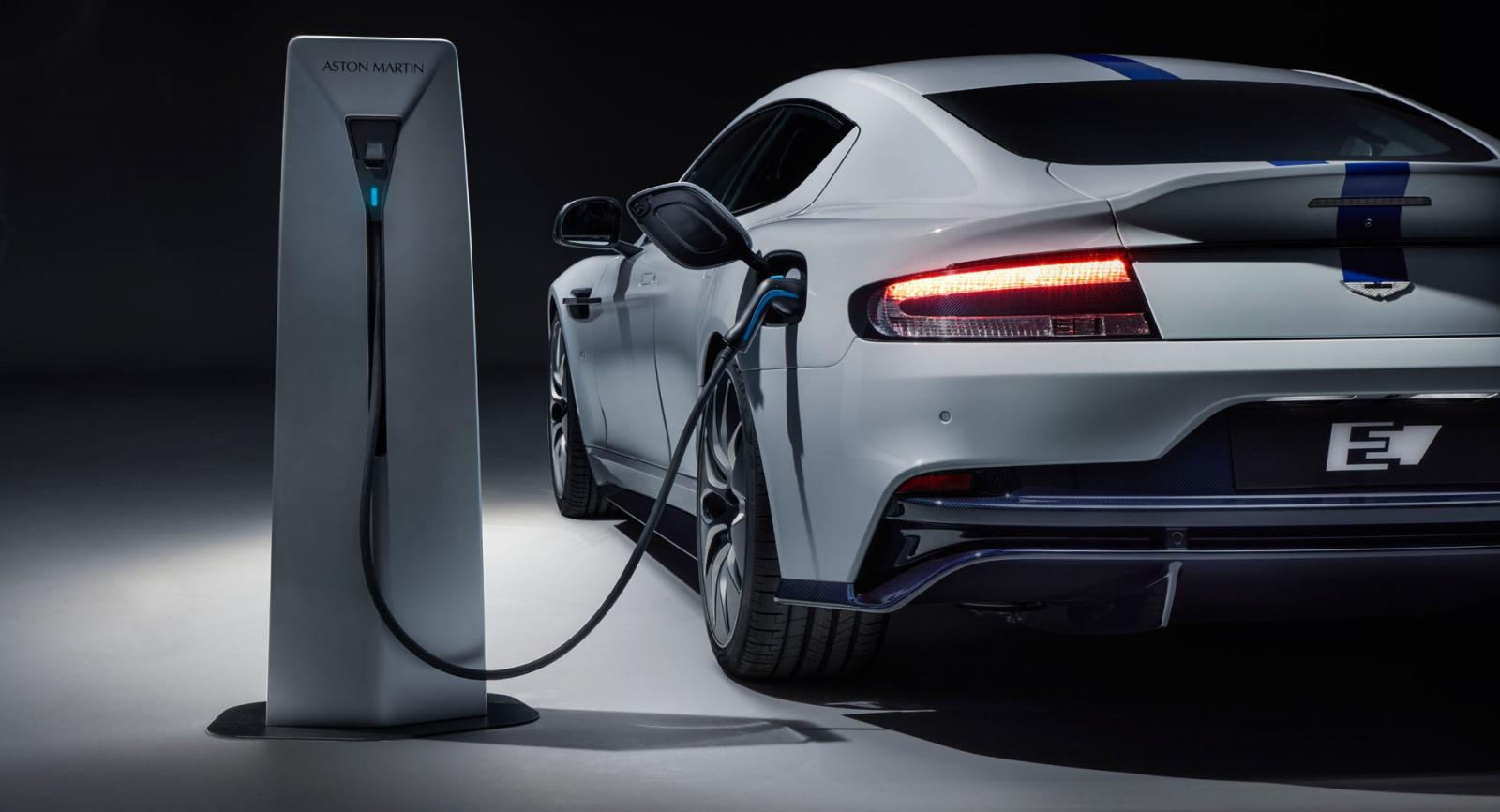 Rapide E hứa hẹn khả năng sạc điện nhanh