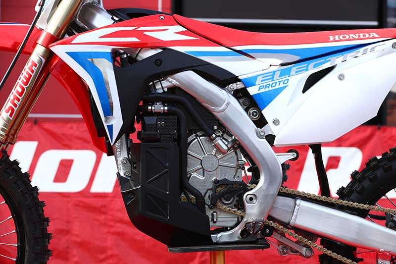 Khối động cơ được sản xuất kết hợp giữa Honda với Mugen