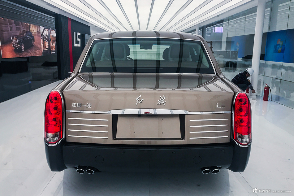 Hồng Kỳ L5 2019 nhìn từ phía sau Hồng Kỳ L5 2019 nhìn từ phía sau
