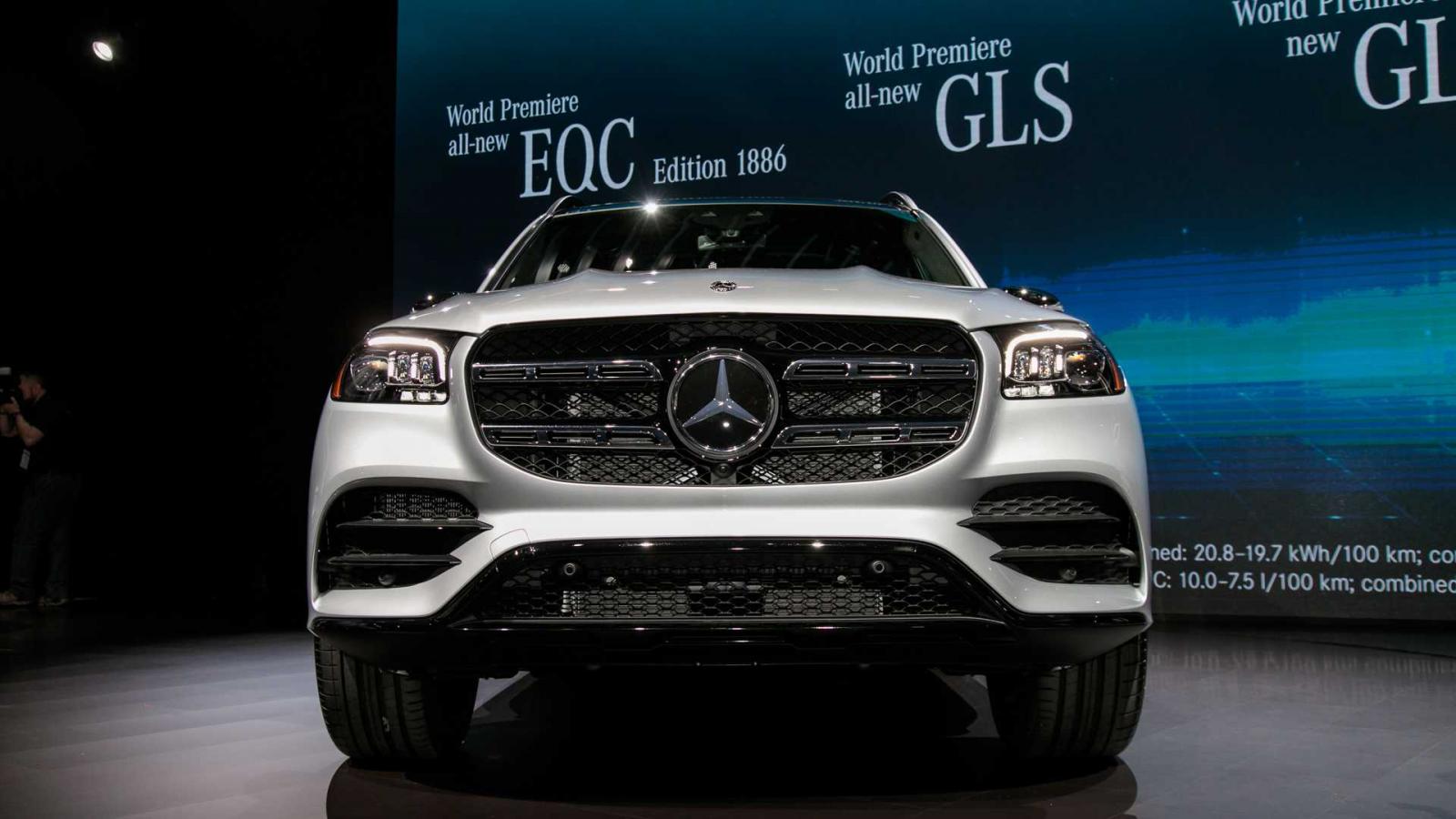 Cận cảnh thiết kế đầu xe của Mercedes-Benz GLS 2020