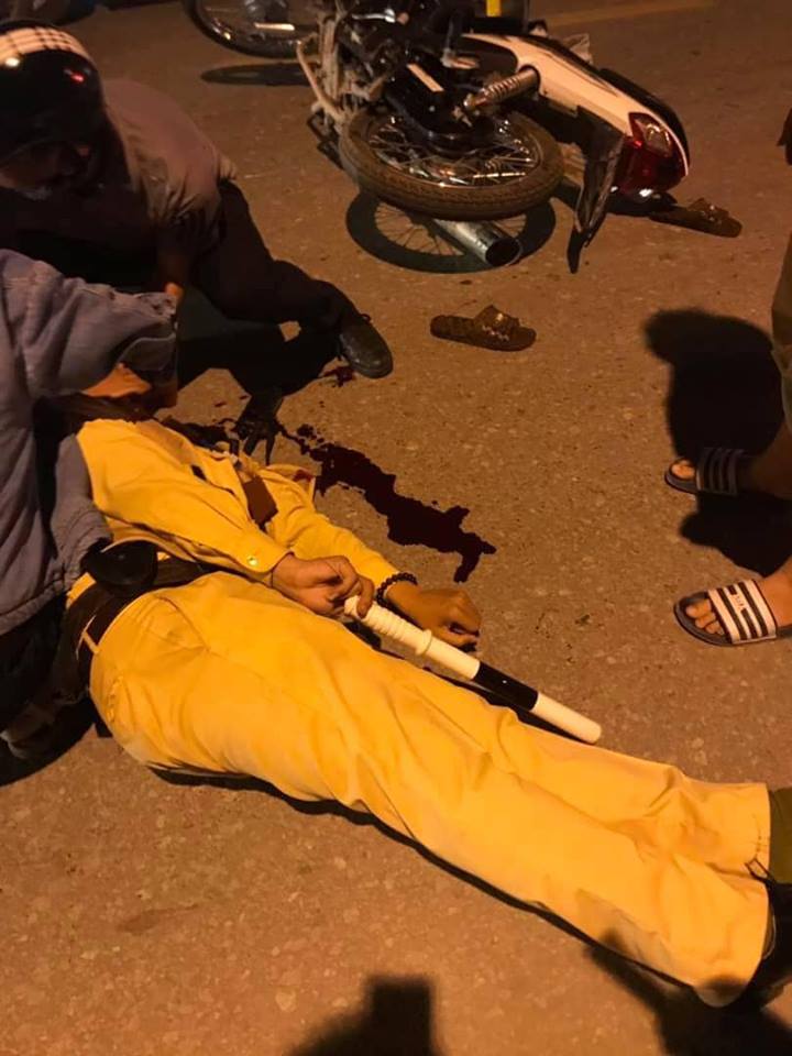 Thiếu tá CSGT bị thương sau vụ tai nạn