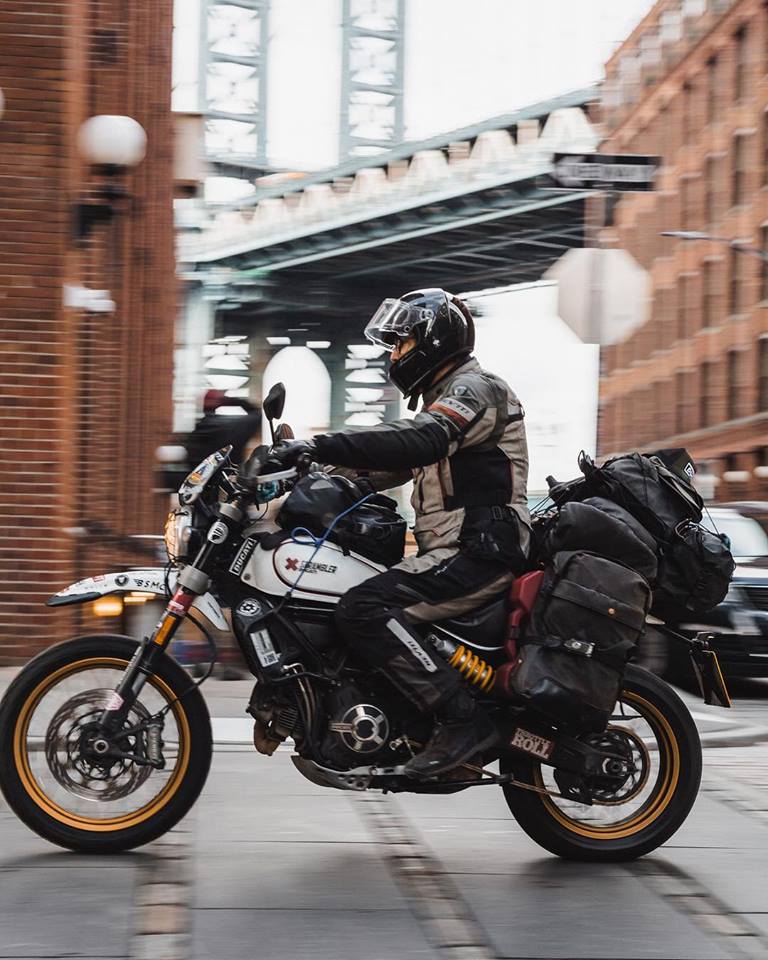 Khởi hành từ London