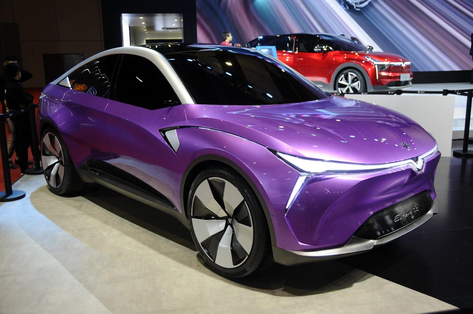 Phía trước của mẫu concept Hezhong Eureka 02