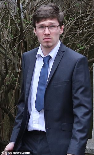 Chân dung nam thanh niên lái chiếc Aston Martin Rapide và gây tai nạn Chân dung nam thanh niên lái chiếc Aston Martin Rapide và gây tai nạn