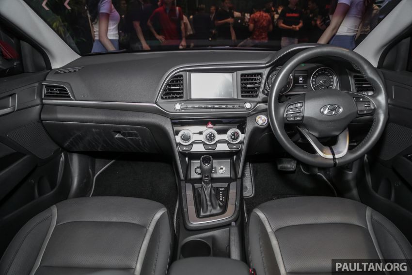 Nội thất bên trong Hyundai Elantra 2019