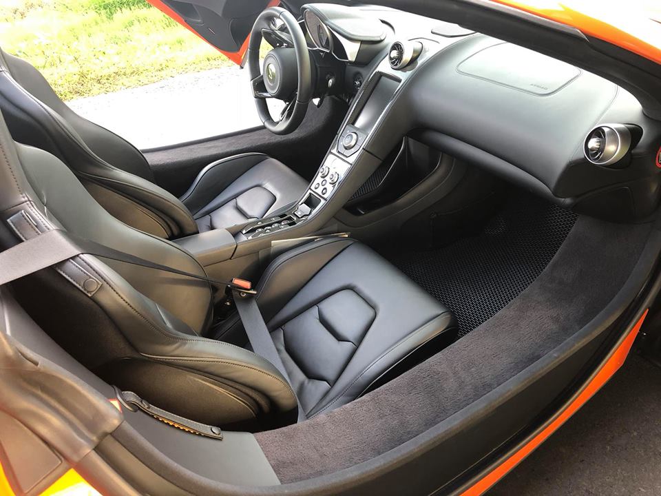 Nội thất siêu xe McLaren 650S Spider mang biển Sài thành mới ra Hà Nội Nội thất siêu xe McLaren 650S Spider mang biển Sài thành mới ra Hà Nội