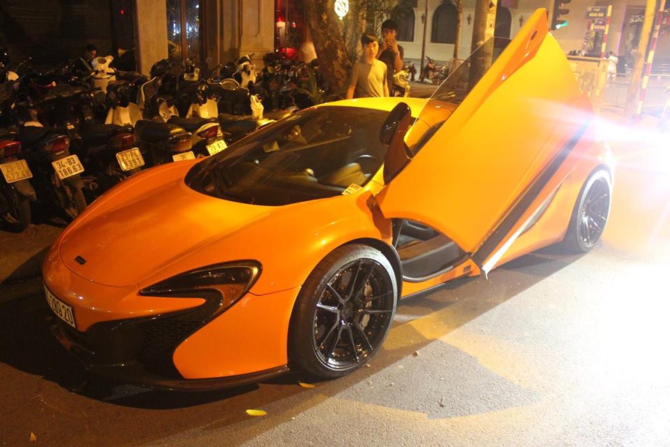 Siêu xe mui trần McLaren 650S Spider độ mâm ADV.1 bất ngờ xuất hiện tại Hà Nội Siêu xe mui trần McLaren 650S Spider độ mâm ADV.1 bất ngờ xuất hiện tại Hà Nội