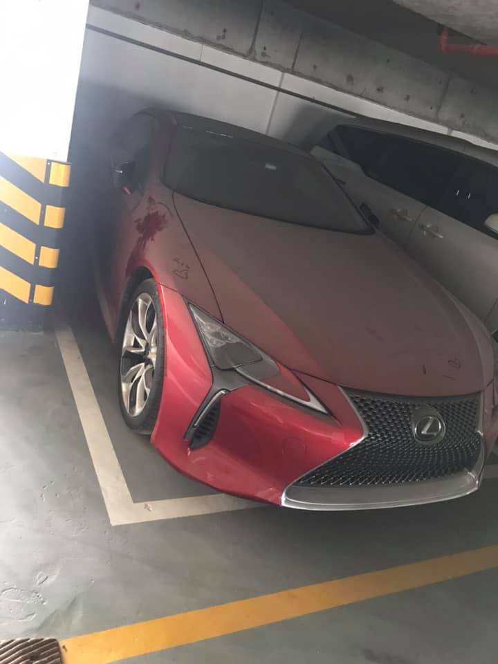 Sau nhiều tháng nằm phủ bụi tại toà nhà ở Hà Nội