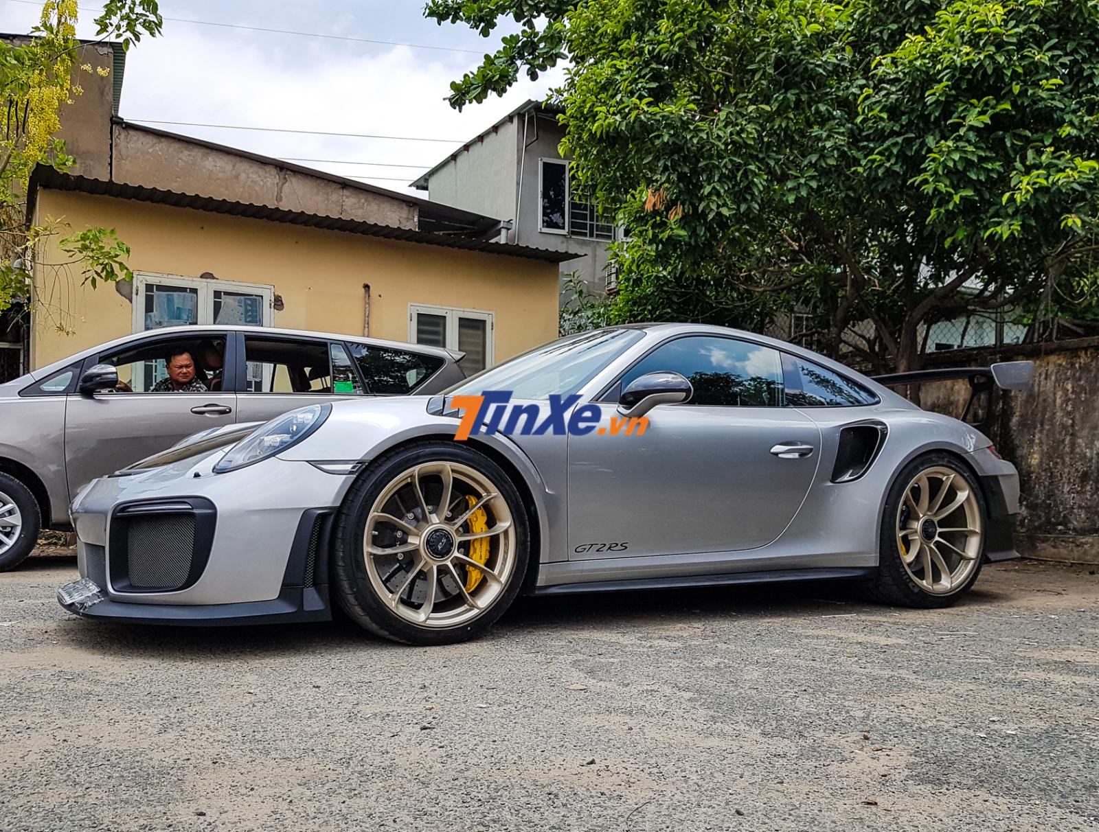 Si&ecirc;u xe Porsche 911 GT2 RS Weisach độc nhất Việt Nam c&oacute; gi&aacute; b&aacute;n hơn 23 tỷ đồng