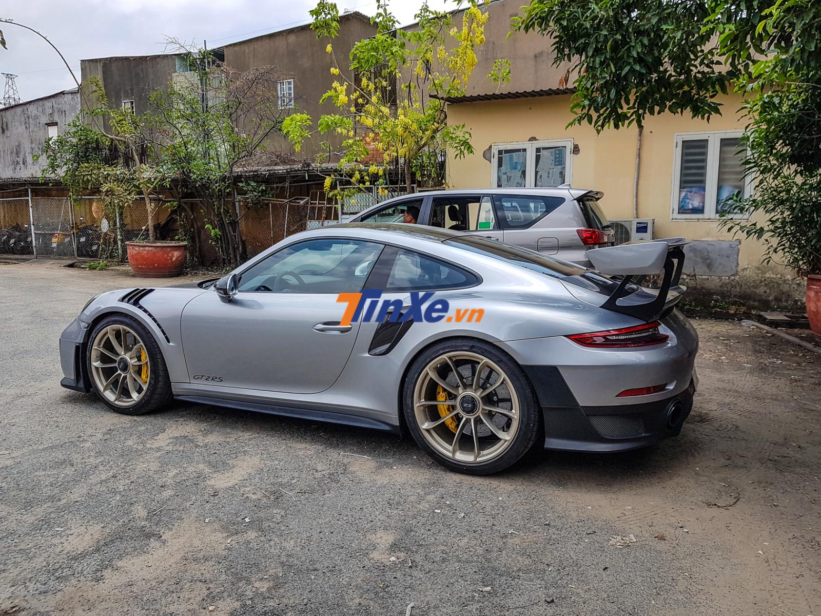 Chiếc Porsche 911 GT2 RS n&agrave;y c&oacute; th&ecirc;m tuỳ chọn Weisach