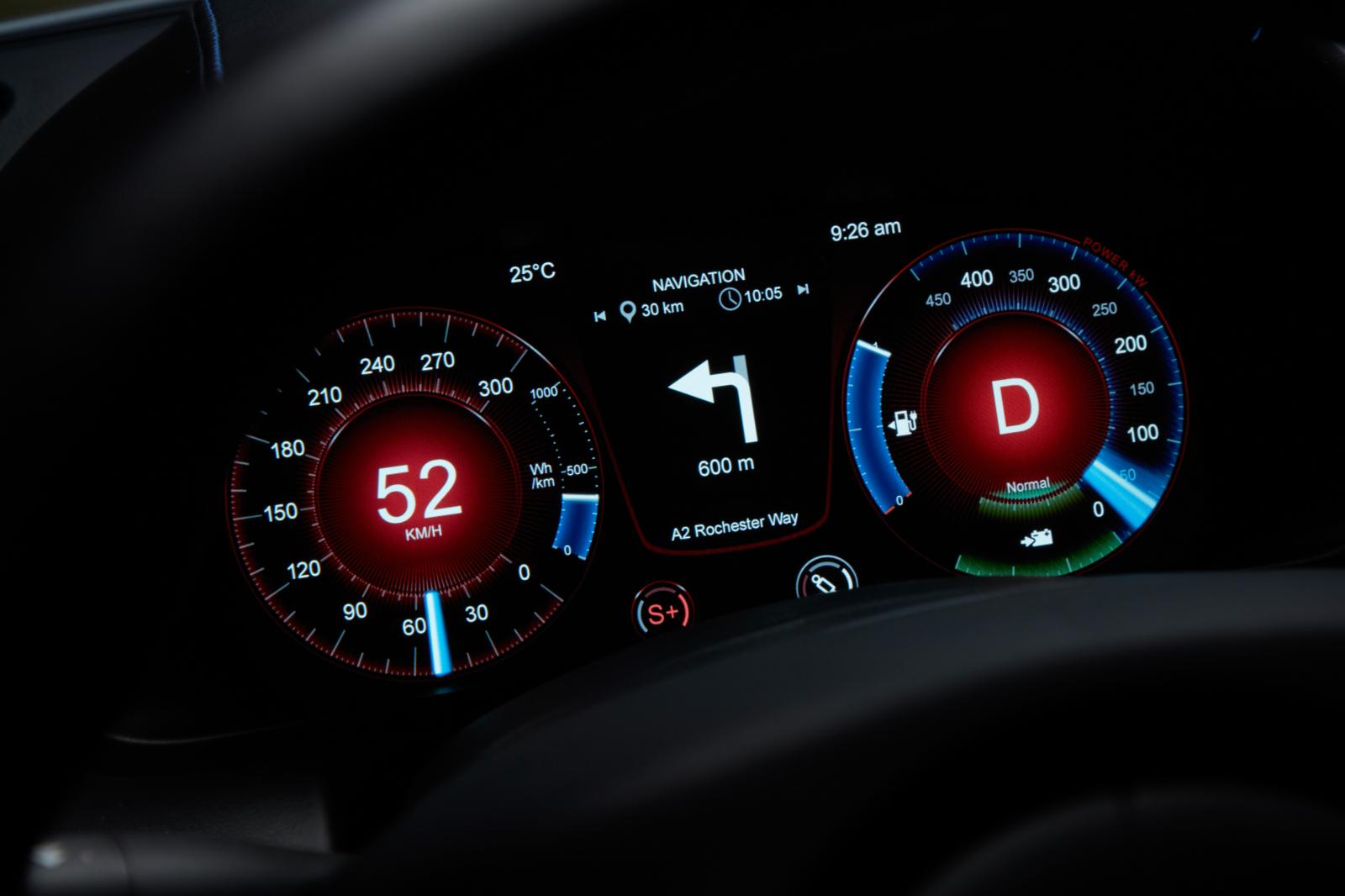 Bảng đồng hồ của Aston Martin Rapide E Bảng đồng hồ của Aston Martin Rapide E