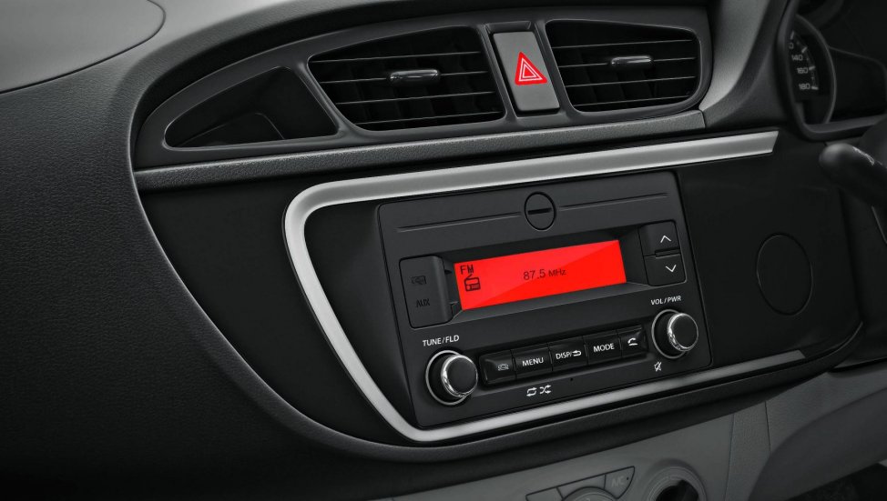 Suzuki Alto 2019 chỉ có hệ thống âm thanh 2-DIN