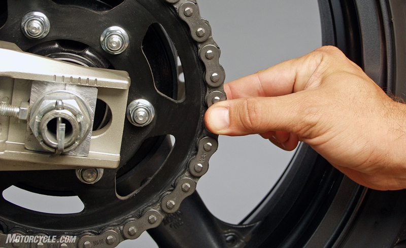 Kiểm tra nhông xích tại điểm tiếp xúc xa nhất