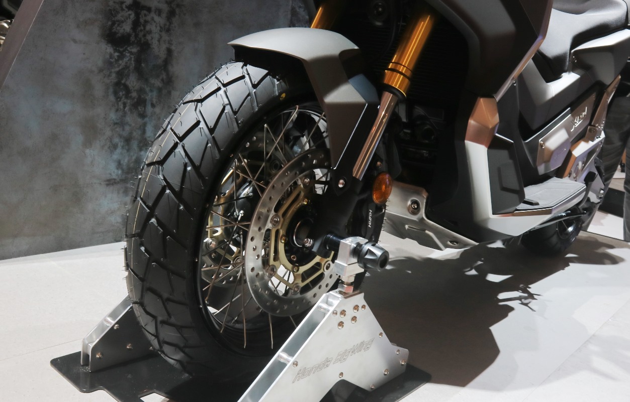 Hệ thống treo trước của Honda X-ADV Hệ thống treo trước của Honda X-ADV