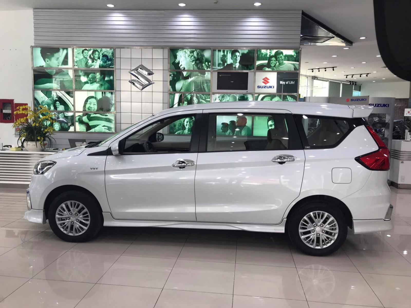 Là một mẫu MPV cỡ nhỏ, Suzuki Ertiga 2019 sở hữu kích thước tổng thể là 4.395 x 1.735 x 1.690 mm Là một mẫu MPV cỡ nhỏ, Suzuki Ertiga 2019 sở hữu kích thước tổng thể là 4.395 x 1.735 x 1.690 mm