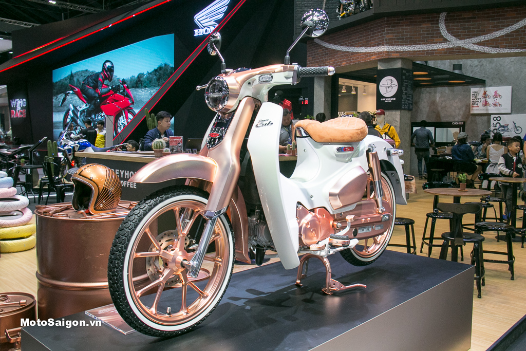 Bản độ vẫn giữ nguyên cỗ máy, thay đổi về màu sắc và 1 số trang bị trên xe Bản độ vẫn giữ nguyên cỗ máy, thay đổi về màu sắc và 1 số trang bị trên xe