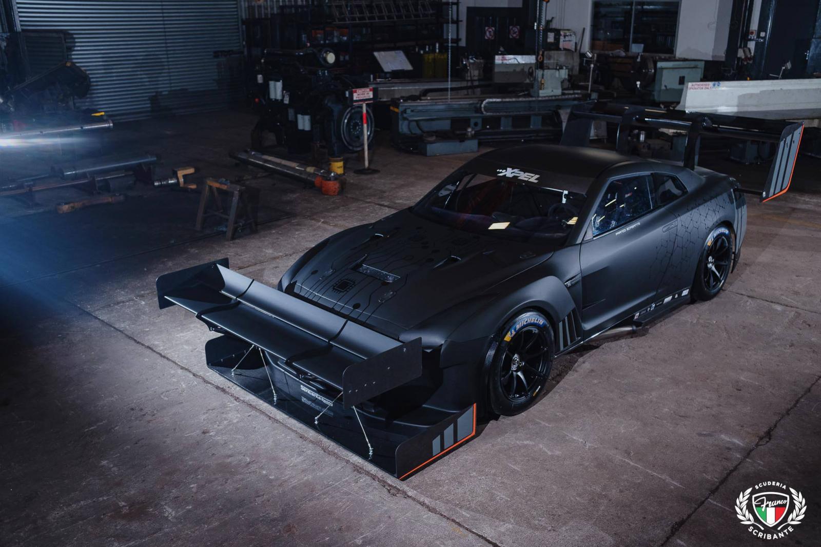 Nissan GT-R của Franco Scribante Racing có lẽ là chiếc xe đua điên rồ nhất mà người ta từng thấy