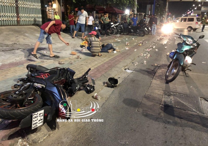 Chiếc xe côn tay Honda Winner 150 bị biến dạng sau vụ tai nạn