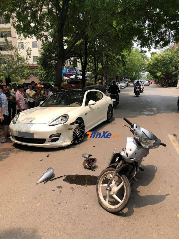 Thiệt hại của chiếc xe máy khá nặng nề