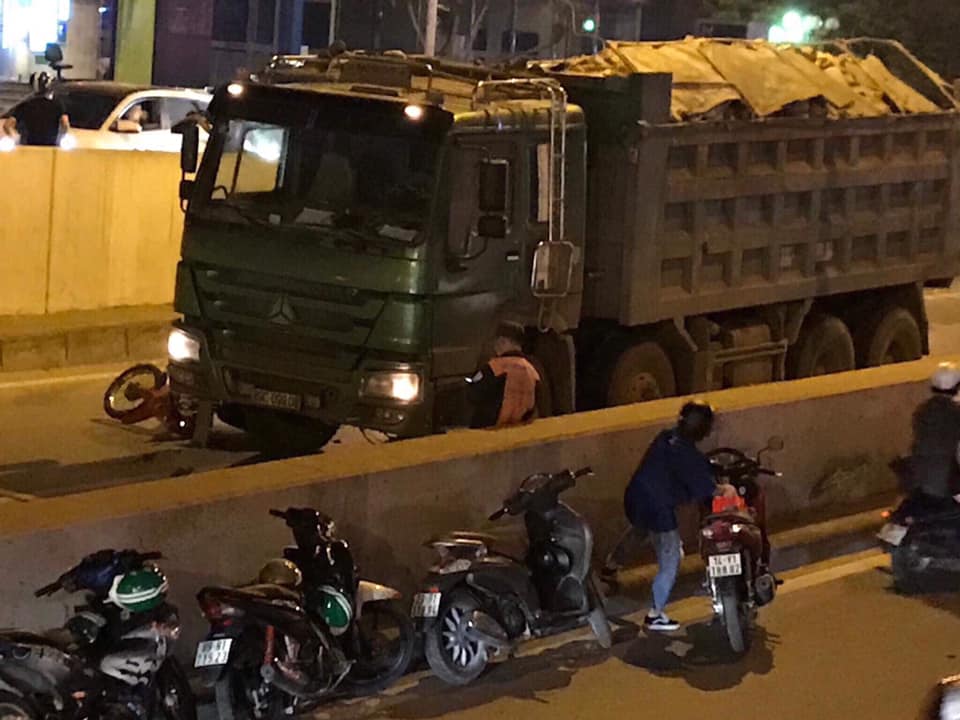 Hiện trường vụ tai nạn tại hầm Kim Liên vào hôm 22/4 vừa qua Hiện trường vụ tai nạn tại hầm Kim Liên vào hôm 22/4 vừa qua