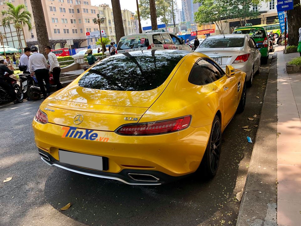 Mong rằng siêu xe Mercedes-AMG GT S gặp nạn sẽ sớm trở lại đường phố Việt Nam với ngoại thất long lanh