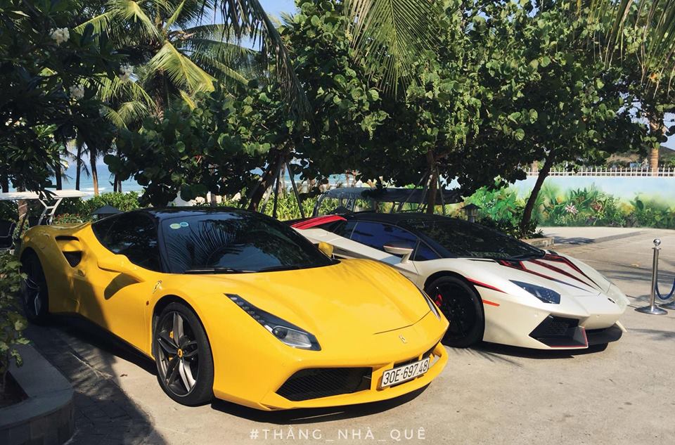 Cặp đôi siêu xe Ferrari 488 GTB và Lamborghini Aventador LP700-4 mui trần hơn 40 tỷ đồng quay trở lại Đà Nẵng sau 3 năm vắng bóng