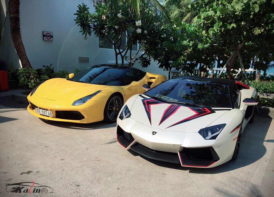 Cặp đôi siêu xe này từng được một công ty nhập khẩu tư nhân ở Đà Nẵng đem về nước vào năm 2016