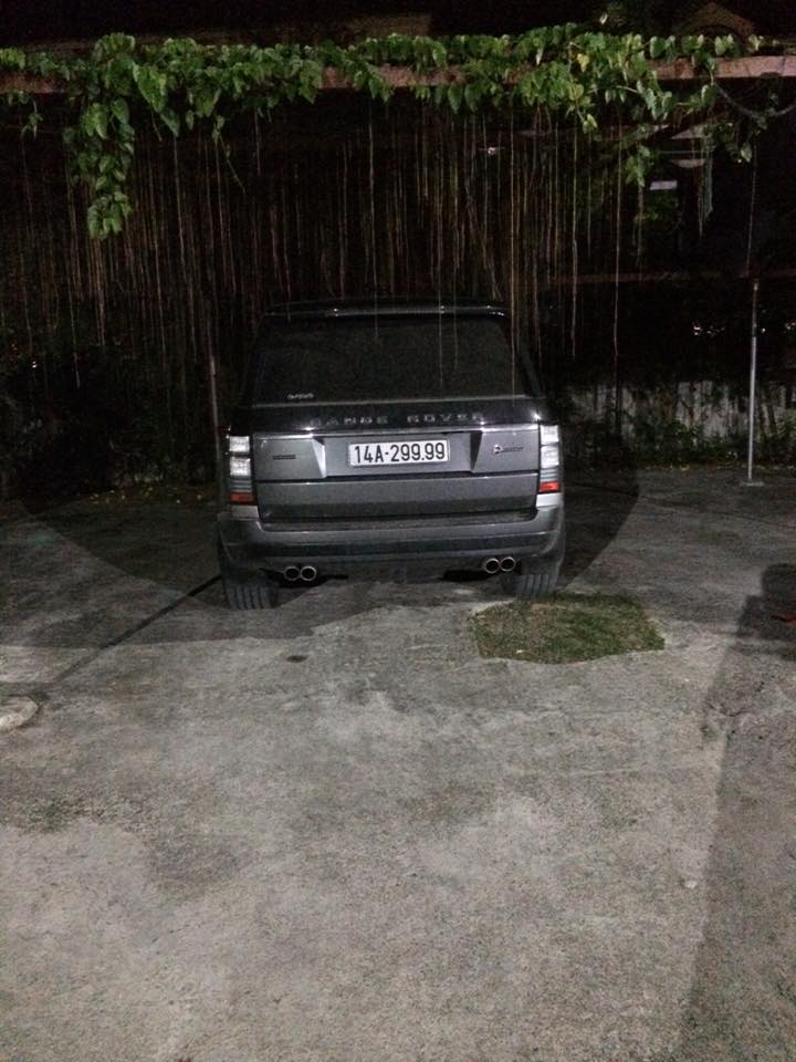 Và Range Rover SVAutobiography mang biển tứ quý 9 rất hay đi chung với nhau Và Range Rover SVAutobiography mang biển tứ quý 9 rất hay đi chung với nhau