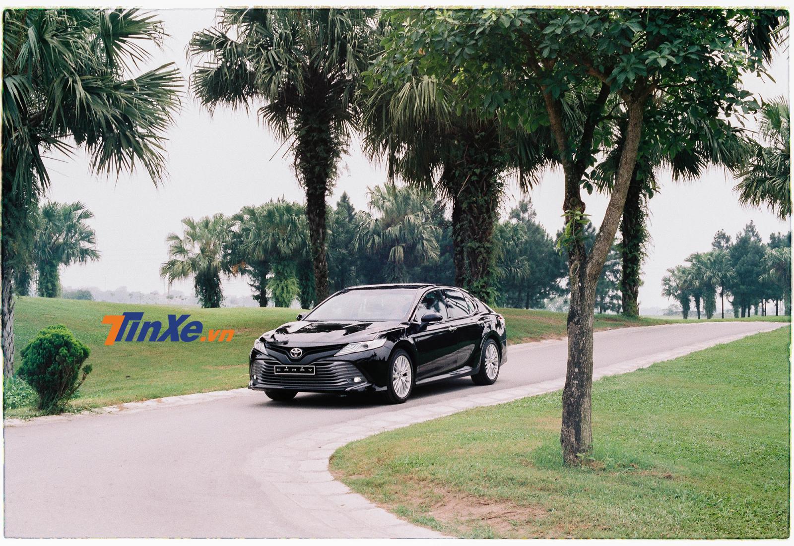 Toyota Camry 2019 với giá rẻ, bền bỉ, tiết kiệm. Toyota Camry 2019 với giá rẻ, bền bỉ, tiết kiệm.