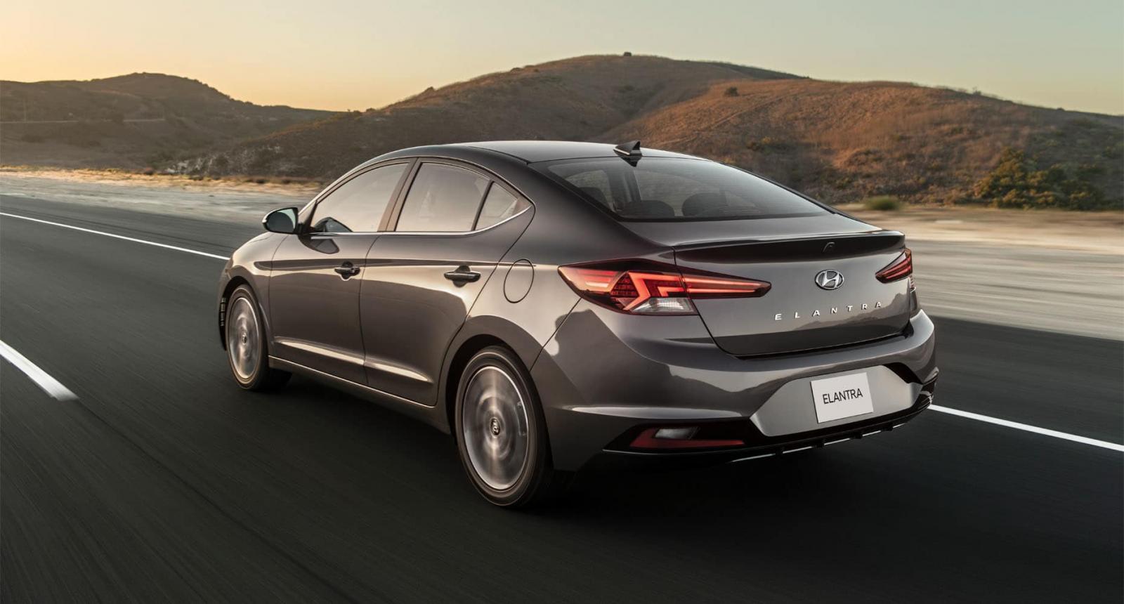 Là bản nâng cấp giữa vòng đời nhưng Hyundai Elantra 2019 sẽ sở hữu một diện mạo mới Là bản nâng cấp giữa vòng đời nhưng Hyundai Elantra 2019 sẽ sở hữu một diện mạo mới