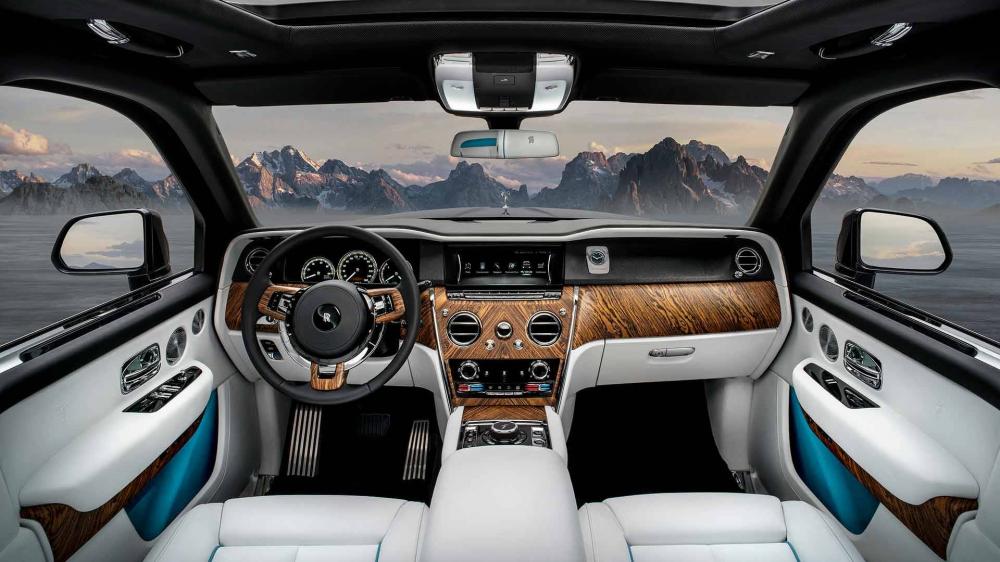 Nội thất sang trọng và tiện nghi bên trong Rolls-Royce Cullinan.