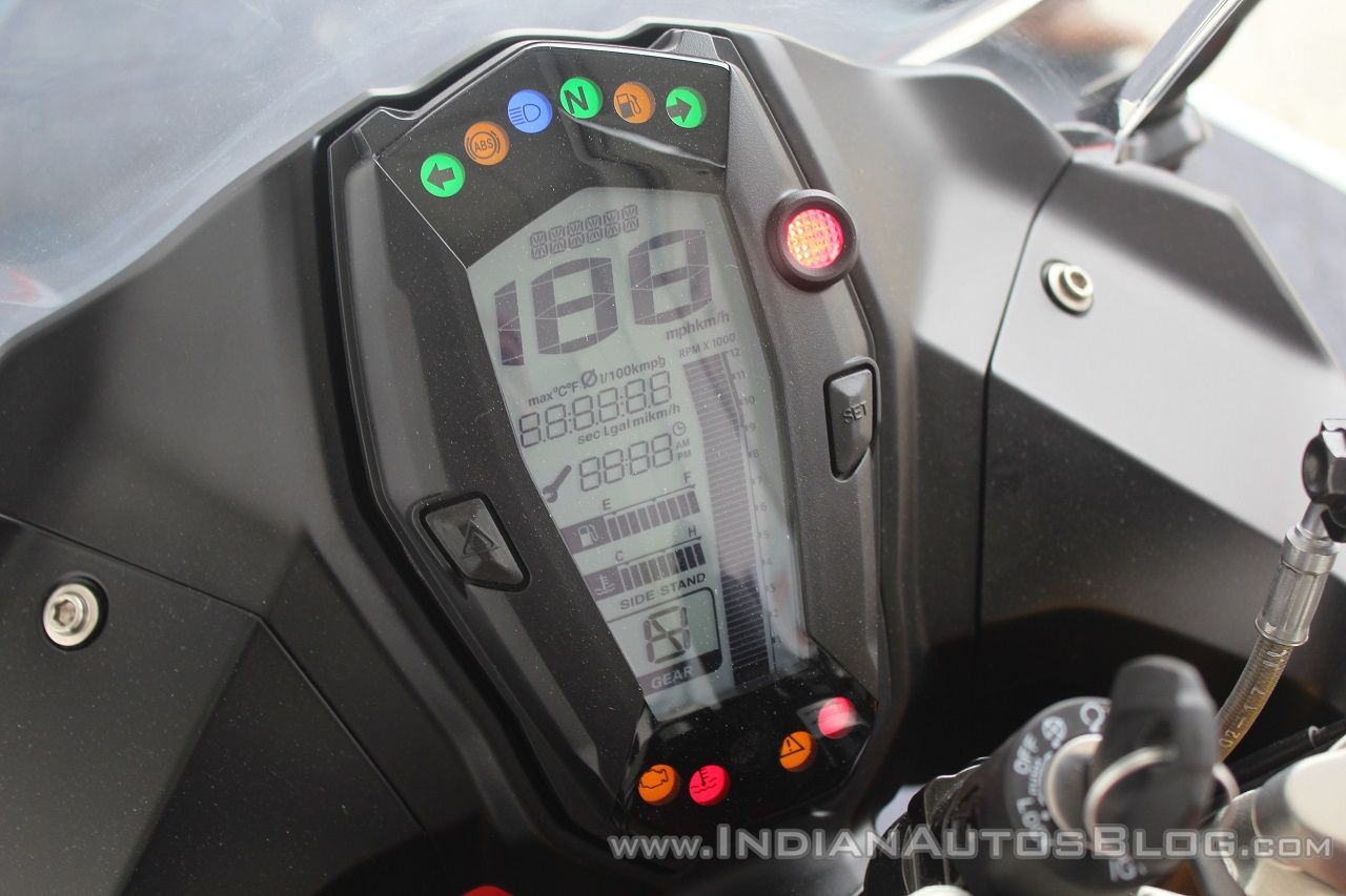 Dòng xe mới sẽ sử dụng chung khung gầm, động cơ với Apache RR310. Bảng đồng hồ của xe có thể sẽ được tích hợp công nghệ kết nối Bluetooth