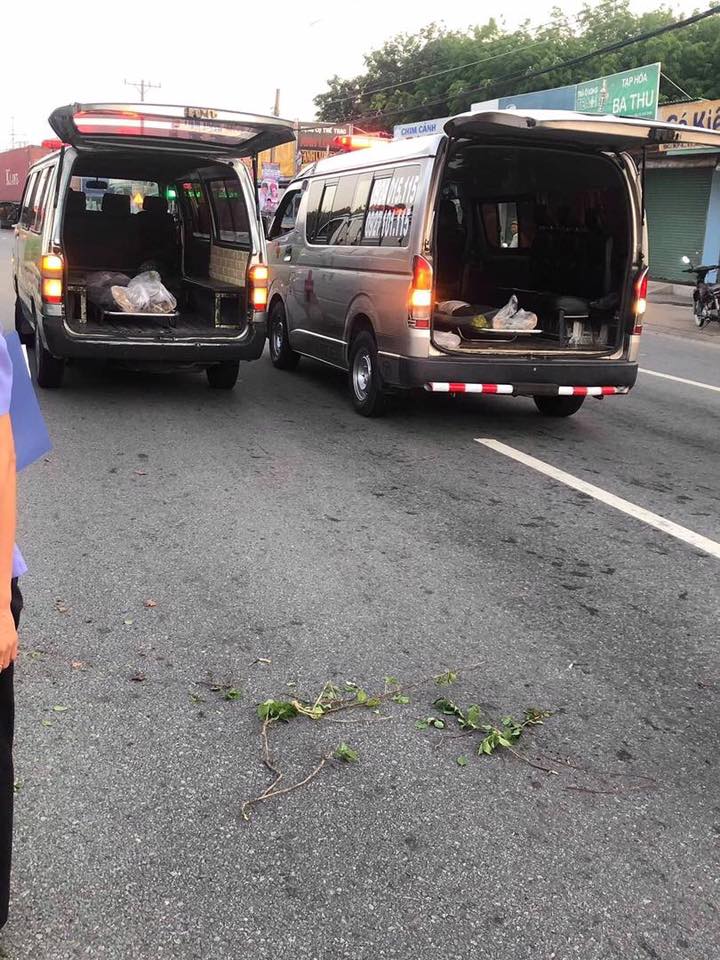 Thi thể của 2 nạn nhân được đưa về nhà xác để phục vụ công tác điều tra