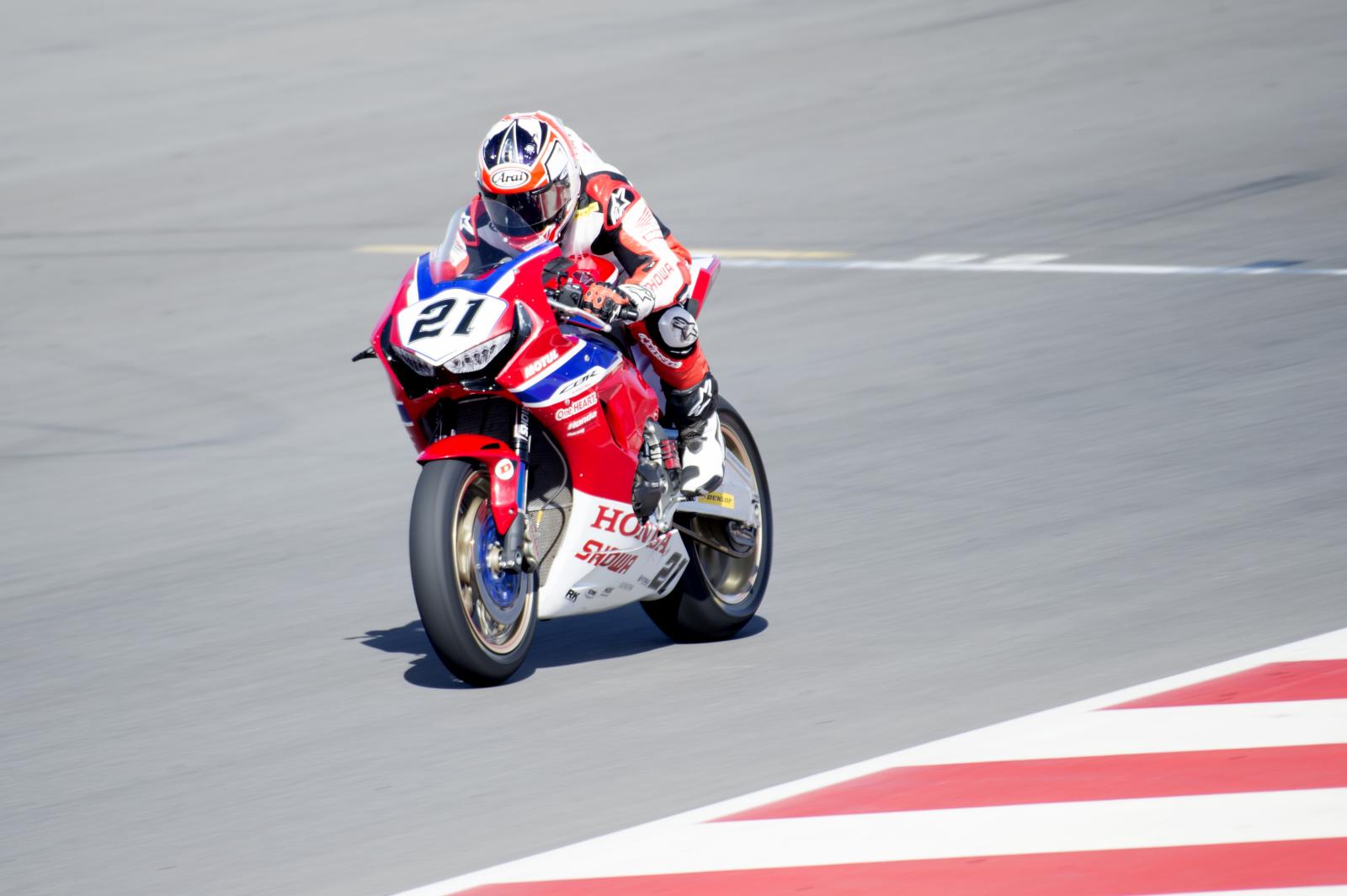 Tay đua Zaqhwan Zaidi của đội đua HADR with SHOWA