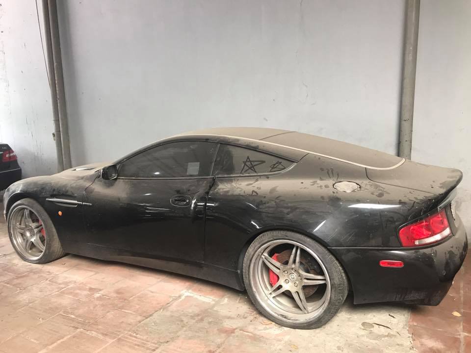 Đây chính là chiếc Aston Martin đầu tiên về Việt Nam 