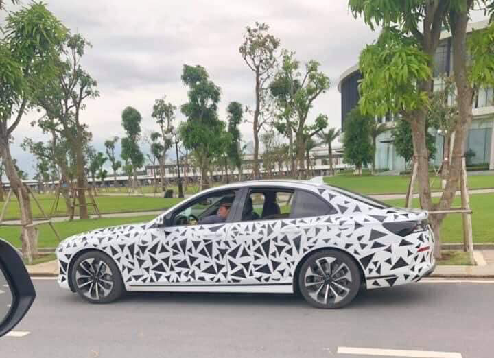 Hình ảnh xe sedan VinFast LUX A2.0 đang chạy thử Hình ảnh xe sedan VinFast LUX A2.0 đang chạy thử