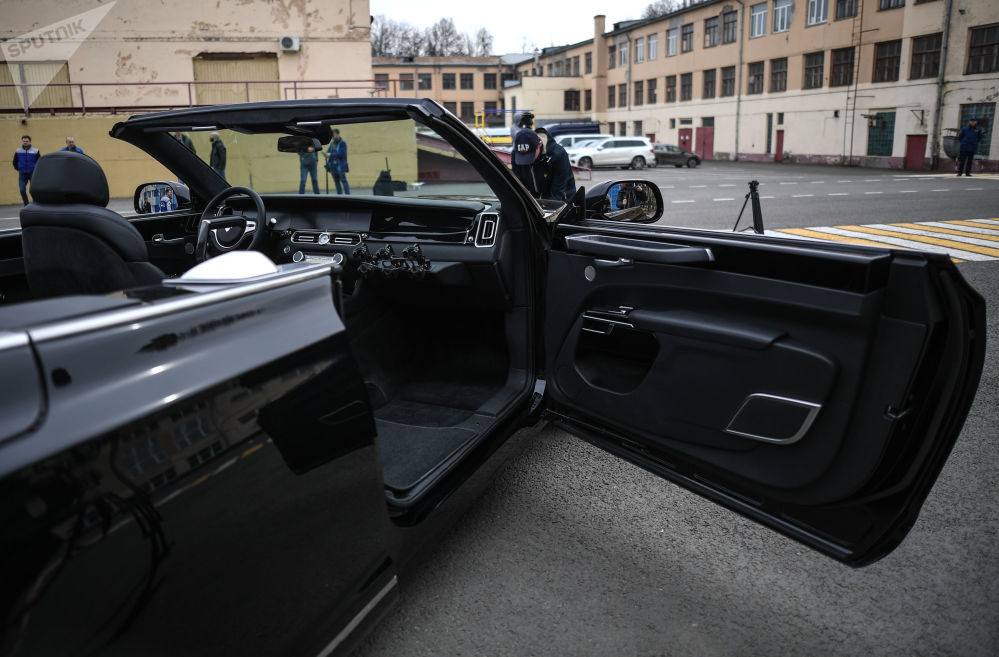 Nội thất bên trong Aurus Senat Convertible