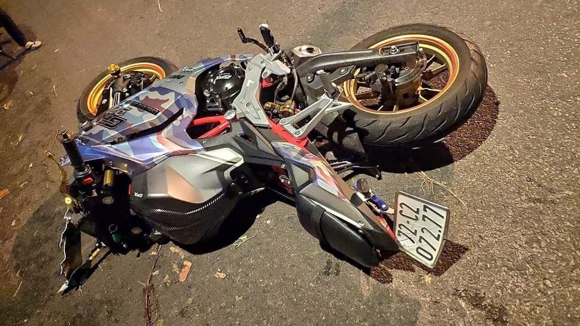 Chiếc xe hư hỏng nặng sau vụ va chạm mạnh