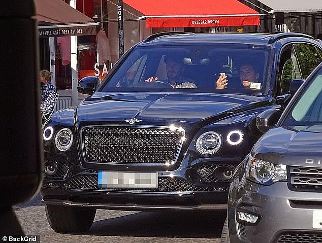Ông Becks lái chiếc Bentley Bentayga trên đường phố London vào cuối năm ngoái
