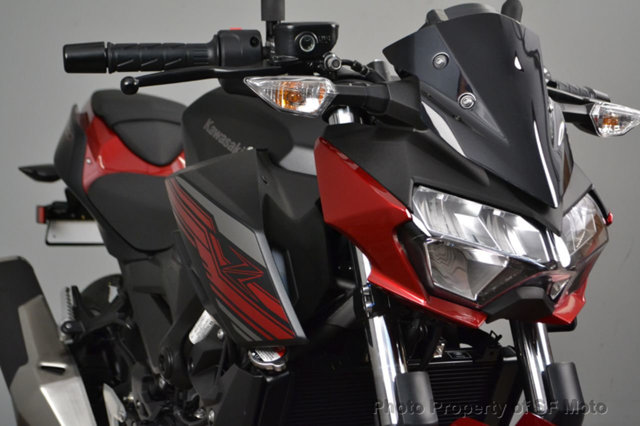 Những chiếc Kawasaki Z400 sẽ được bán bởi Max Moto Những chiếc Kawasaki Z400 sẽ được bán bởi Max Moto