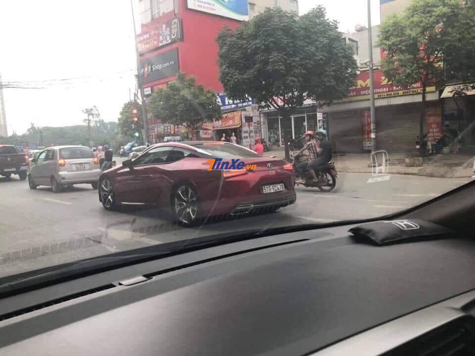Còn đây là chiếc Lexus LC 500 của người yêu xe tại Hà Nội