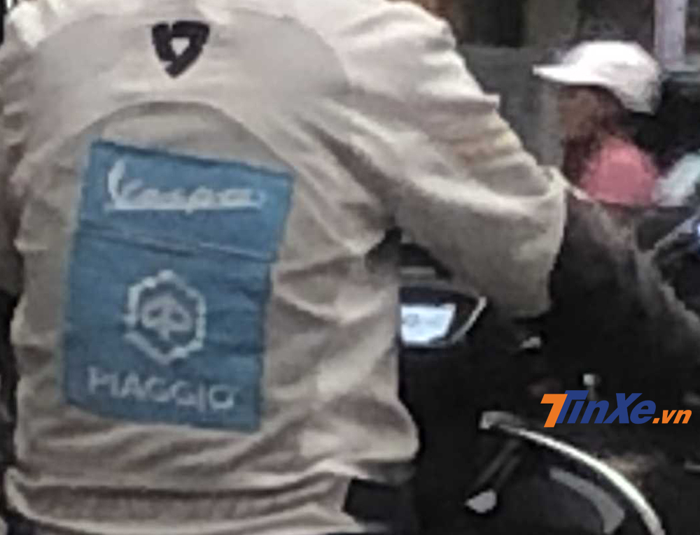 Điểm nổi bật của mẫu xe này chính là được trang bị màn hình công-tơ-mét dạng LCD hiện thị đa thông tin thay cho đồng hồ cơ trước đây. Điểm nổi bật của mẫu xe này chính là được trang bị màn hình công-tơ-mét dạng LCD hiện thị đa thông tin thay cho đồng hồ cơ trước đây.