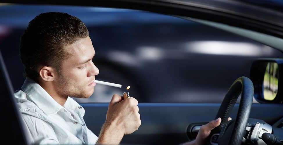 Bật lửa luôn là vật tối kỵ không được để quên trên xe trong khi đỗ xe dưới trời nắng gắt