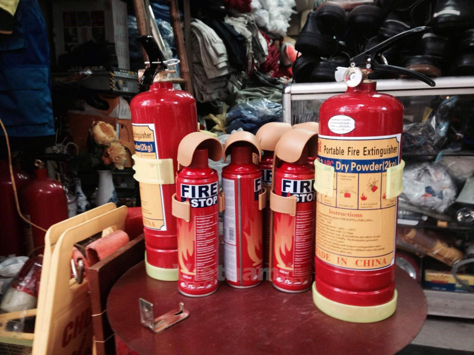 Bình cứu hỏa kém chất lượng không những không có hiệu quả dập lửa mà còn dễ phát nổ khi tiếp xúc với nhiệt độ cao